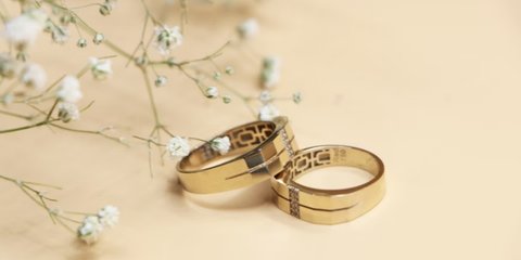 Ilustrasi Cincin Emas