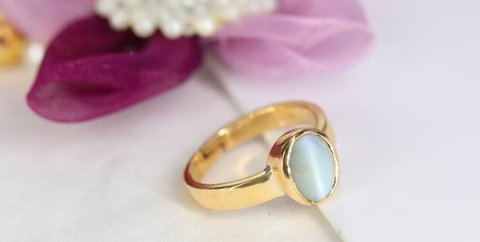 Ilustrasi Cincin Emas