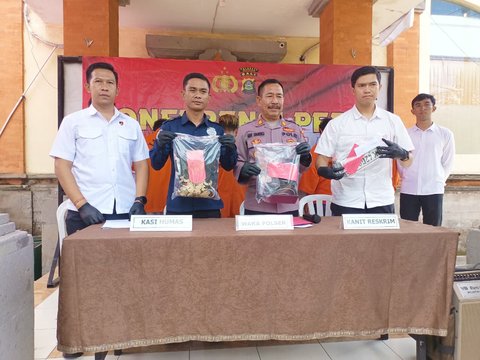 Para pelaku curanmor dan curas akibatkan nenek tewas saat diamankan di Mapolsek Denpasar Selatan, Rabu (17/9)