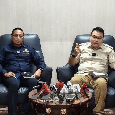 Wakil Menteri Komdigi Angga Raka Prabowo meminta platform media sosial aktif memerangi disinformasi, fitnah, dan kebencian (DFK) demi menjaga ruang digital. Apa alasannya?