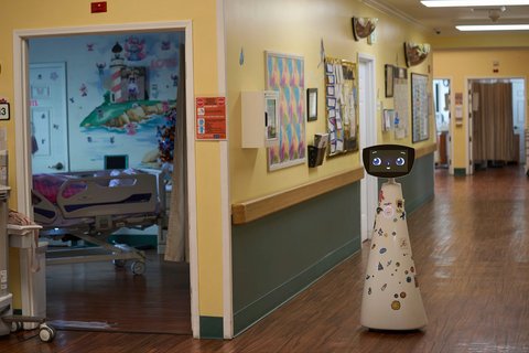 Robot Robin mengunjungi kamar pasien di Rumah Sakit Spesialis Anak HealthBridge Orange di Orange, California, Jumat (12/9/2025).