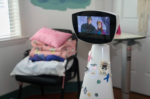 Robot Robin mengunjungi kamar pasien di Rumah Sakit Spesialis Anak HealthBridge Orange di Orange, California, Jumat (12/9/2025).