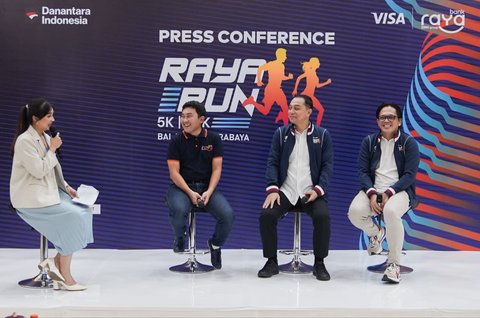 Konferensi pers presale Raya Run ini dihadiri oleh Direktur Bisnis Bank Raya Kicky Andrie Davetra, Walikota Surabaya Eri Cahyadi dan COO 20FIT Novi Eastiyanto.