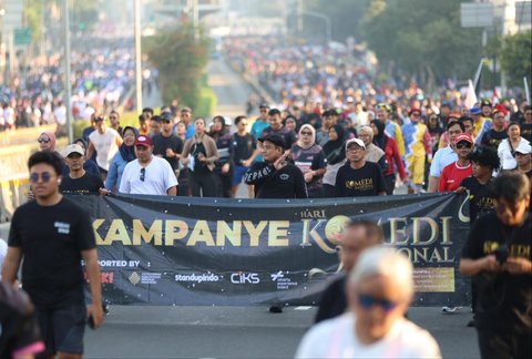 Sejumlah komedian dan artis yang tergabung dalam Persatuan Seniman Komedi Indonesia (PASKI) melakukan aksi turun ke jalan di Jalan M.H. Thamrin, Jakarta, Minggu (21/9/2025