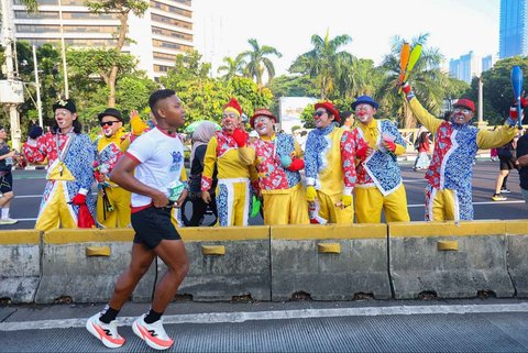 Sejumlah komedian dan artis yang tergabung dalam Persatuan Seniman Komedi Indonesia (PASKI) melakukan aksi turun ke jalan di Jalan M.H. Thamrin, Jakarta, Minggu (21/9/2025