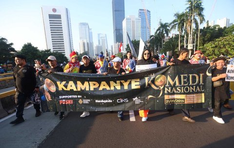 Sejumlah komedian dan artis yang tergabung dalam Persatuan Seniman Komedi Indonesia (PASKI) melakukan aksi turun ke jalan di Jalan M.H. Thamrin, Jakarta, Minggu (21/9/2025