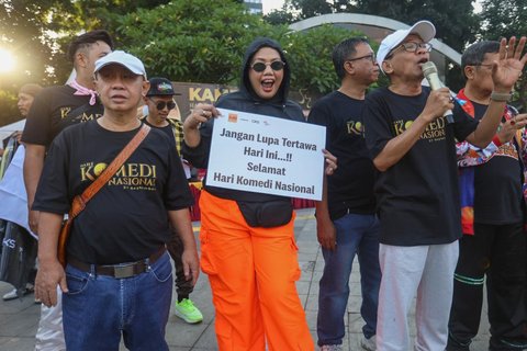 Sejumlah komedian dan artis yang tergabung dalam Persatuan Seniman Komedi Indonesia (PASKI) melakukan aksi turun ke jalan di Jalan M.H. Thamrin, Jakarta, Minggu (21/9/2025