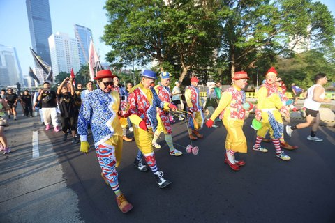 Sejumlah komedian dan artis yang tergabung dalam Persatuan Seniman Komedi Indonesia (PASKI) melakukan aksi turun ke jalan di Jalan M.H. Thamrin, Jakarta, Minggu (21/9/2025