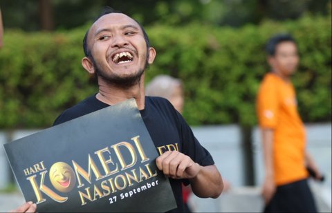 Sejumlah komedian dan artis yang tergabung dalam Persatuan Seniman Komedi Indonesia (PASKI) melakukan aksi turun ke jalan di Jalan M.H. Thamrin, Jakarta, Minggu (21/9/2025