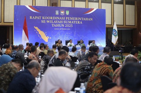 Mendagri Muhammad Tito Karnavian saat memberikan arahan pada Rapat Koordinasi Pemerintahan se-Wilayah Sumatera