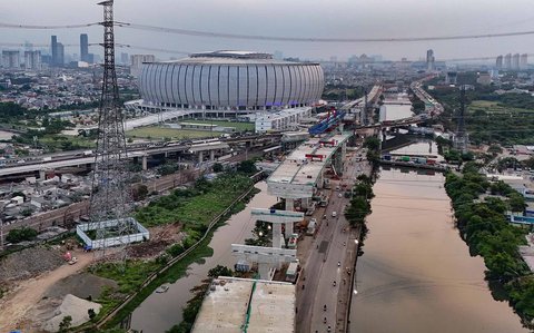 Foto udara pembangunan jalan tol Harbour Road II yang menghubungkan Ancol Timur dan Pluit di kawasan Tanjung Priok, Jakarta Utara, Rabu (24/9/2025).
