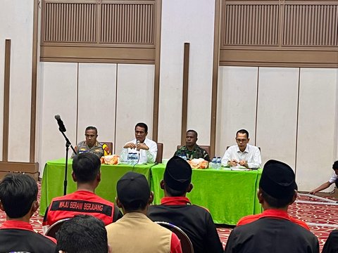 Menteri Pertanian Andi Amran Sulaiman berdialog bersama petani Indramayu di Kantor Pusat Kementerian Pertanian (Kementan), Rabu (24/9).