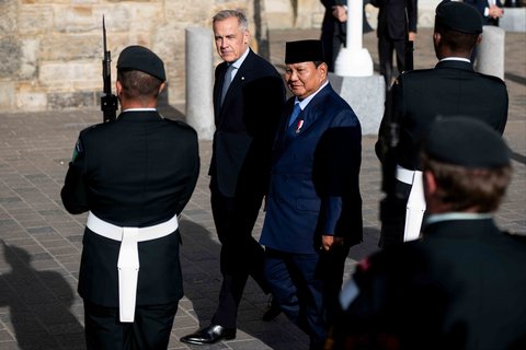 Presiden Prabowo Subianto saat disambut Perdana Menteri Kanada Mark Carney di Parliament Hill di Ottawa, Ontario, Kanada,  Rabu, (25/09/2025).