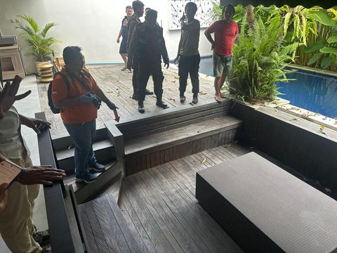 TKP tempat korban tewas di vila, Kamis (25/9).