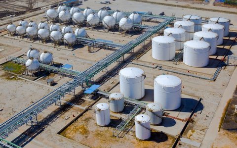 Ilustrasi Kilang Minyak