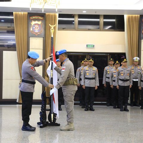 Kapolri Lepas Satgas Perdamaian Polri