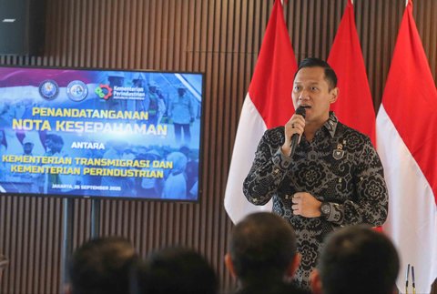 Menteri Koordinator Bidang Infrastruktur dan Pembangunan Kewilayahan Agus Harimurti Yudhoyono di kantor Kementerian Koordinator Infrastruktur dan Pembangunan Kewilayahan, Jakarta, Jumat (26/9/2025).