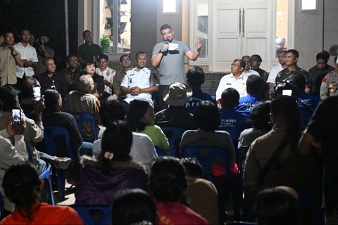 Gubernur Sumut Muhammad Bobby Afif Nasution berdialog langsung dengan masyarakat Toba