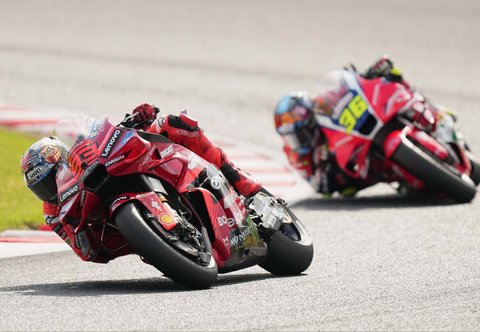 Pembalap Spanyol dari Ducati Lenovo Team  Marc Marquez  saat balapan kelas MotoGP Grand Prix Jepang di Sirkuit Motegi, Motegi, utara Tokyo, Minggu (28/09/2025).