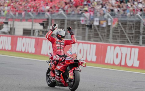 Pembalap Spanyol dari Ducati Lenovo Team  Marc Marquez usai balapan kelas MotoGP Grand Prix Jepang di Sirkuit Motegi, Motegi, utara Tokyo, Minggu (28/09/2025).
