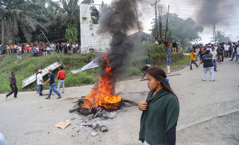 Massa yang terdiri dari  sopir truk tambang dan keluarga mereka serta sejumlah anggota Asosiasi Transporter Tangerang-Bogor (ATTB) melakukan aksi di kawasan  Cigudeg, Bogor, Jawa Barat, Senin (29/09/2025).