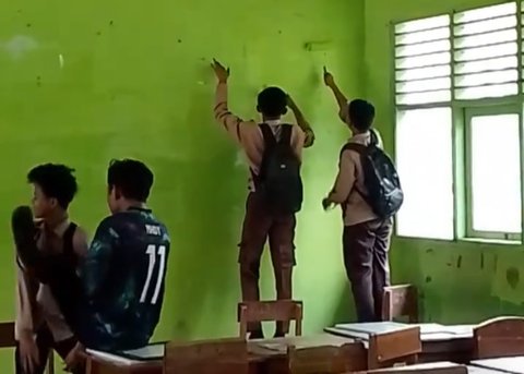 Viral, Guru MTS di Tanggamus Tendang Kepala Murid