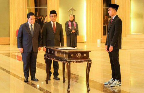 Pemain FC Utrecht Miliano Jonathans saat pengambilan sumpah kewarganegaraan di Kementerian Hukum dan HAM, Jakarta, Rabu (03/09/2025).