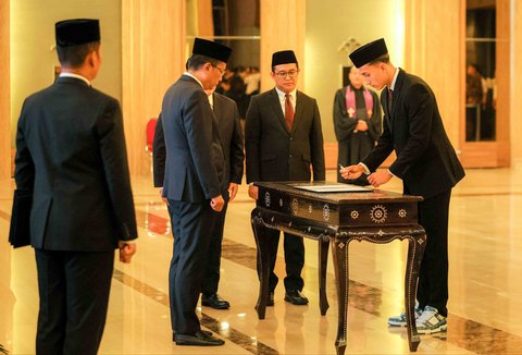 Pemain FC Utrecht Miliano Jonathans saat pengambilan sumpah kewarganegaraan di Kementerian Hukum dan HAM, Jakarta, Rabu (03/09/2025).