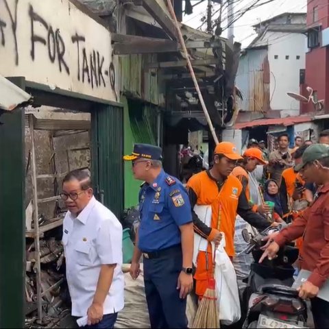 Tinjau Kebakaran di Tamansari, Pramono Anung Siap Dampingi Warga Urus Sertifikat