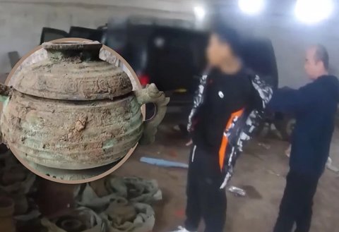 pria china curi artefak