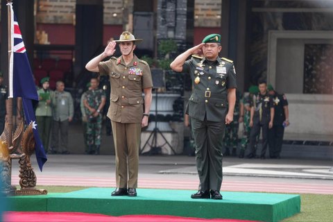 Kasad Jenderal TNI Maruli saat menerima kunjungan kehormatan Kepala Angkatan Darat Australia, Letnan Jenderal Simon Stuart di Mabesad, Jakarta, Senin (09/09/2025).