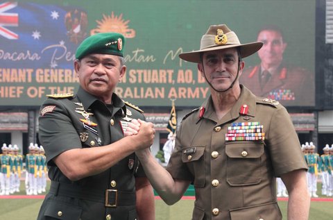 Kasad Jenderal TNI Maruli saat menerima kunjungan kehormatan Kepala Angkatan Darat Australia, Letnan Jenderal Simon Stuart di Mabesad, Jakarta, Senin (09/09/2025).