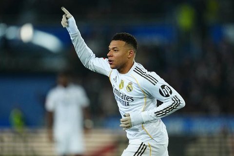 Selebrasi Kylian Mbappe dalam laga Liga Spanyol antara Alaves vs Real Madrid, Senin (15/12/2025). (AP Photo/Miguel Oses)