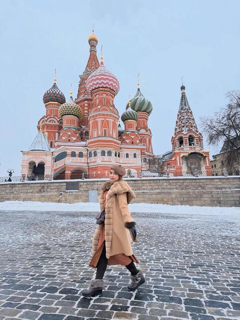 Gaya Ria Ricis Liburan di Moscow (Instagram/@riaricis1795)