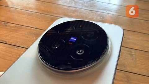 Penampakan Xiaomi 15 Ultra yang siap meluncur di Indonesia dalam waktu dekat. (Liputan6.com/Agustinus M. Damar)