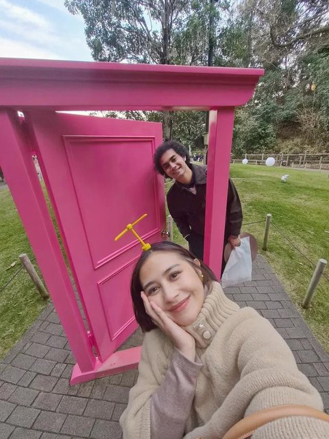 Prilly Latuconsina kunjungi Museum Fujiko F Fujio, Jepang. [IG: @prillylatuconsina96]