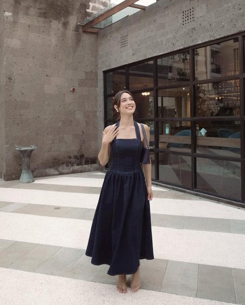 Potret Yasmin Napper pakai gaun (Foto: Instagram @yasminnapper)