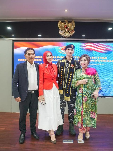 Kenangan ayah Venna Melinda bersama keluarga sebelum meninggal dunia. [IG: @verrellbramastaterdepan_]