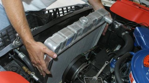 Periksa komponen pada mobil setelah melakukan perjalanan jarak jauh. (suzuki.co)