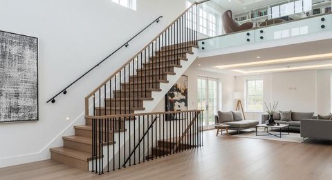Desain Rumah Mini Modern dengan Mezzanine/AI