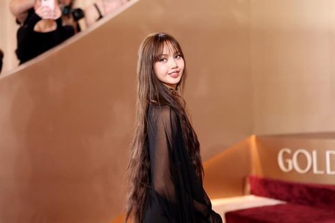 Lisa Blackpink di Golden Globes 2026. (Michael Tran / AFP)