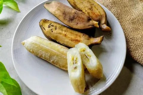 Siapa sangka, pisang matang dengan bintik cokelat atau hitam ternyata memiliki banyak manfaat. Apa saja?