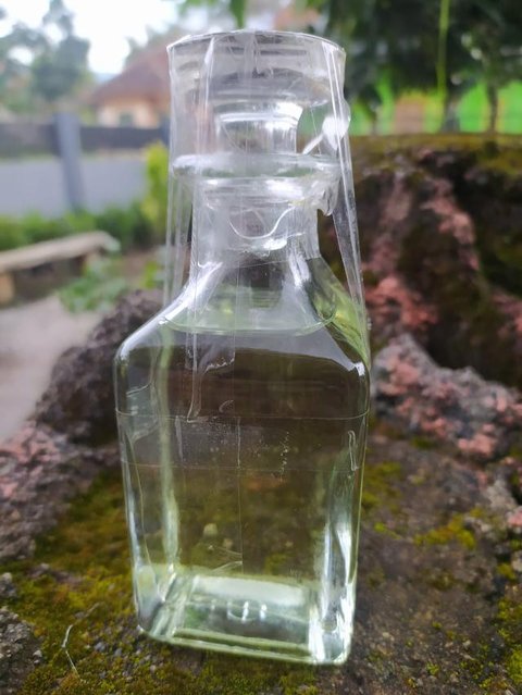 Lemari Dapur Berminyak (Image by Gemini AI)