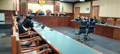 Mantan Direktur Komersial PT Perusahaan Gas Negara (Persero) Tbk (PGN) Danny Praditya saat mengikuti persidangan. (Istimewa)