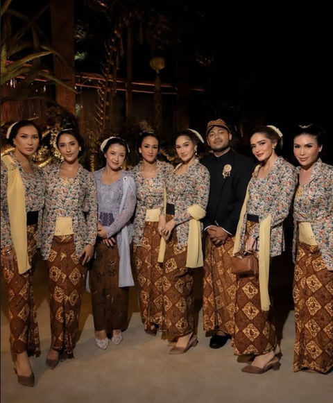 Yasmine Wildblood saat pernikahan Darma Mangkuluhur dan DJ Patricia (Foto: Instagram @yaswilblood)