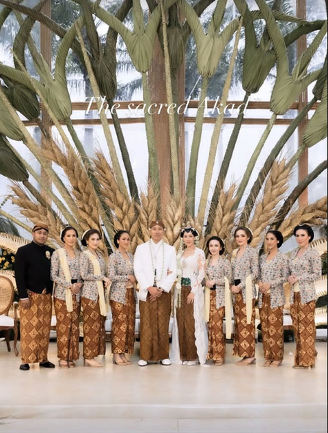 Yasmine Wildblood saat pernikahan Darma Mangkuluhur dan DJ Patricia (Foto: Instagram @yaswilblood)