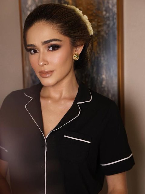 Yasmine Wildblood saat pernikahan Darma Mangkuluhur dan DJ Patricia (Foto: Instagram @yaswilblood)