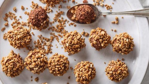 Ilustrasi smoothie oatmeal dan pisang (copyright Freepik)