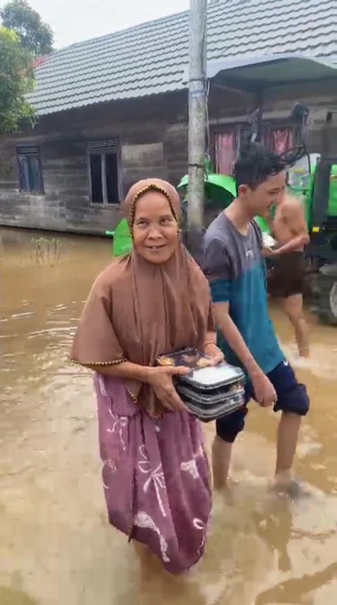 Mobil Satuan Pelayanan Pemenuhan Gizi (SPPG) milik Yayasan Jalsatul Ahbab tetap beroperasi.