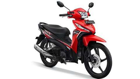 Pakai motor matic juga bisa lebih keren dan macho lho, ini buktinya!